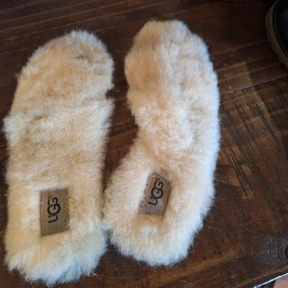 Ugg kids 12 black patent leather - Picture 3 of 6